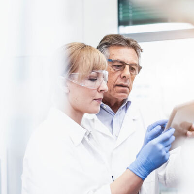 新的参保数据显示，随着出现更多不确定性，健康保险市场出现动荡